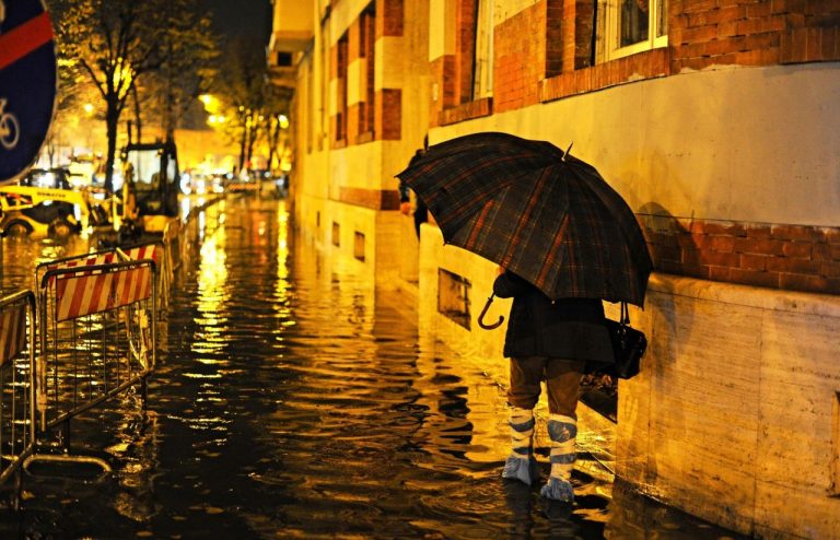 La Protezione Civile dirama la nuova ALLERTA METEO ARANCIONE, si teme la piena dei fiumi