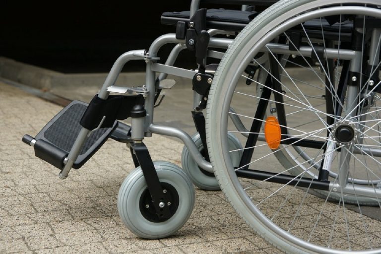 Sla, il Dottor Edoardo Gioele Spinelli spiega quali sono i primi sintomi e segnali da non sottovalutare Sla, il Dottor Edoardo Gioele Spinelli spiega quali sono i primi sintomi e segnali da non sottovalutare