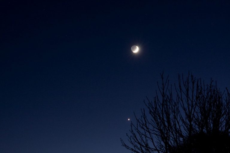 Stasera occhi al cielo per ammirare la spettacolare congiunzione tra Venere e Luna