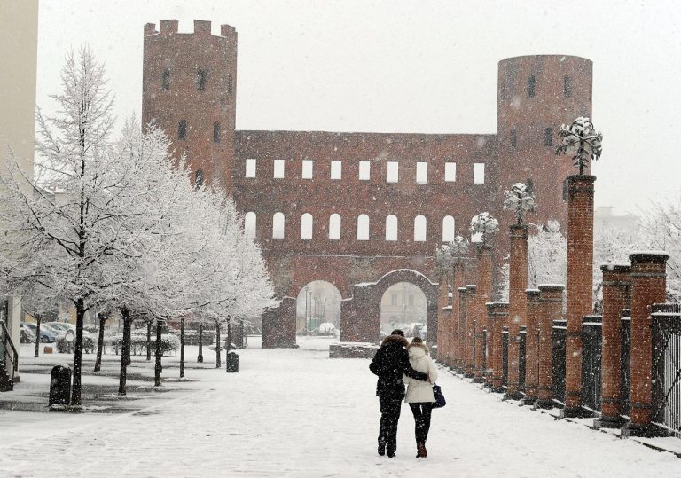 METEO: anticiclone di Capodanno, ma entro il weekend nuova irruzione fredda con NEVE a bassa quota in ITALIA