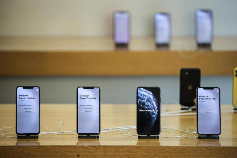 iPhone 2020: addio Face ID, ecco Touch ID ma non per tutti i modelli iPhone 2020: addio Face ID, ecco Touch ID ma non per tutti i modelli