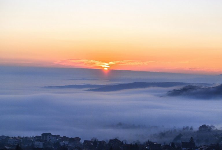 METEO: gennaio sotto l’anticiclone con tempo stabile e NEBBIE in ITALIA, freddo per l’epifania ma solo su queste regioni