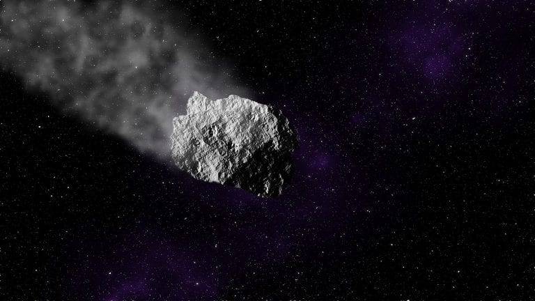 L’asteroide gigante si avvicina alla Terra e sembra indossare una mascherina: l’incredibile FOTO