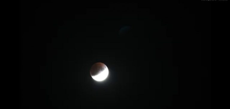 Eclissi e Luna piena nello stesso giorno, spettacolo nei cieli a Gennaio 2020: ecco quando e dove guardarlo