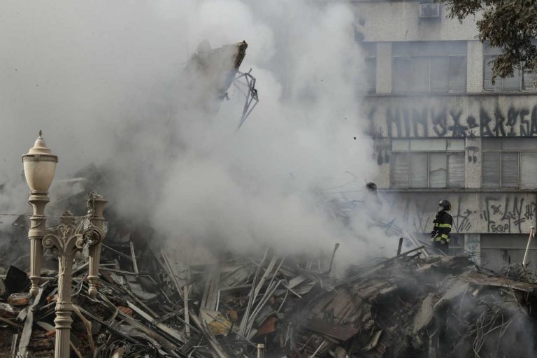 Crolla edificio in costruzione in Cambogia, si aggrava il bilancio: ci sono 36 morti e diversi feriti – VIDEO