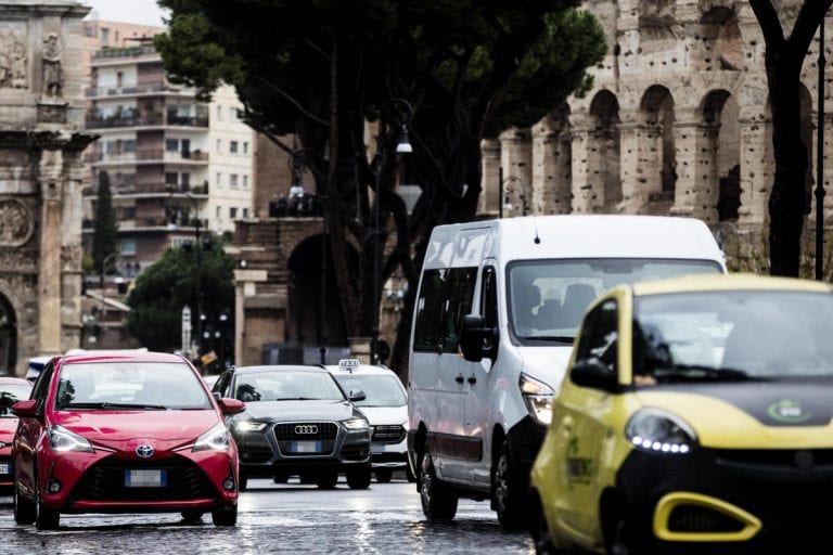 Blocco auto Roma oggi, giovedì 16 gennaio 2020: info, meteo e orari stop traffico – Il 19 domenica ecologica Blocco auto Roma oggi, giovedì 16 gennaio 2020: info, meteo e orari stop traffico – Il 19 domenica ecologica