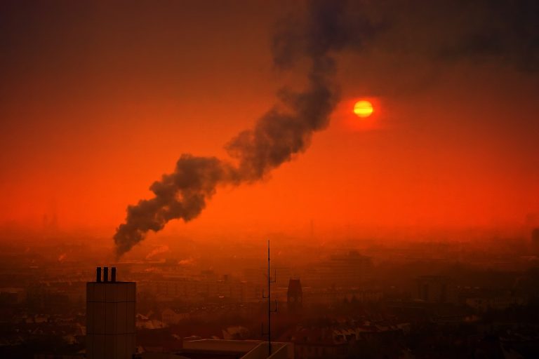 Smog, danni a polmoni e cuore ma non solo: coinvolto anche il cervello. Numerose le malattie da inquinamento