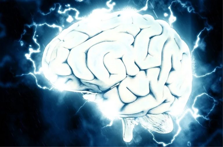 Meningite, è incubo contagio: sono oltre mille le persone colpite. Ecco i sintomi per riconoscerla subito Meningite, è incubo contagio: sono oltre mille le persone colpite. Ecco i sintomi per riconoscerla subito