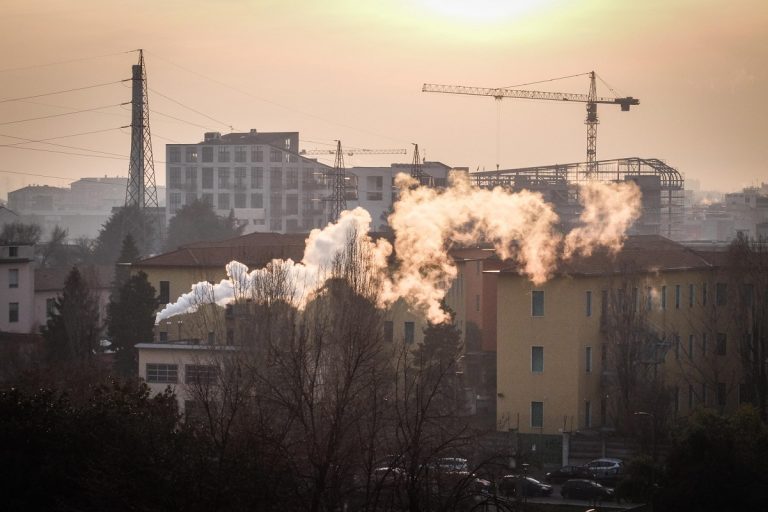 METEO MILANO: Passaggio perturbato atteso entro il weekend, le piogge abbatteranno lo smog in città