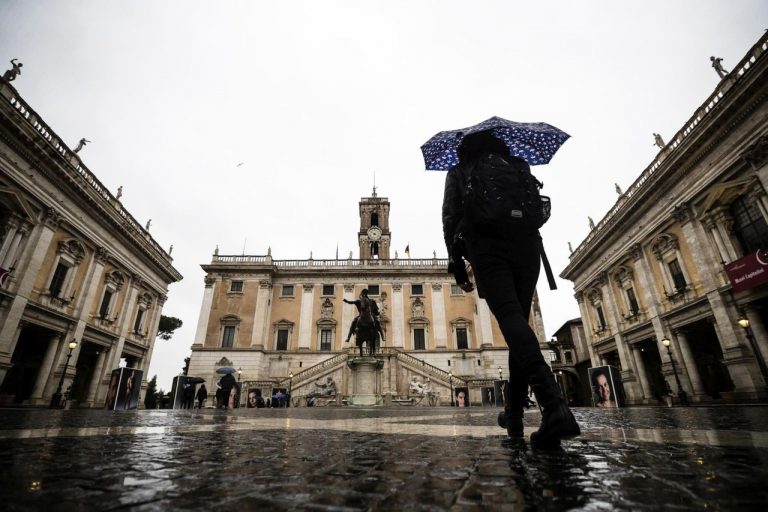 METEO ROMA – Rapido ma intenso fronte TEMPORALESCO in arrivo sulla Capitale, ecco le previsioni dei prossimi giorni