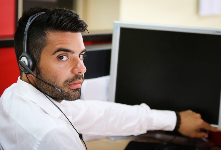 Call center, addio telemarketing selvaggio sui cellulari: ecco cosa cambia con il nuovo regolamento