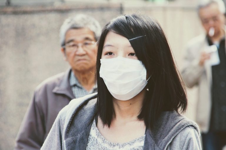 Virus polmonare cinese, ancora morti e nuovi casi anche in Giappone e Thailandia: è allarme
