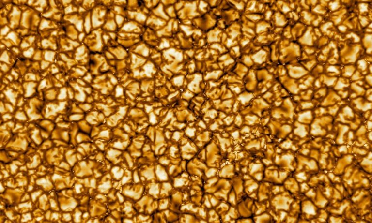 Il telescopio solare Inouye invia le prime straordinarie immagini con i dettagli del Sole Il telescopio solare Inouye invia le prime straordinarie immagini con i dettagli del Sole