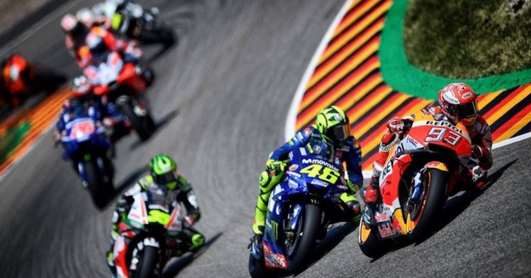 MotoGP news: Valentino Rossi e Jorge Lorenzo nel team Petronas Yamaha?