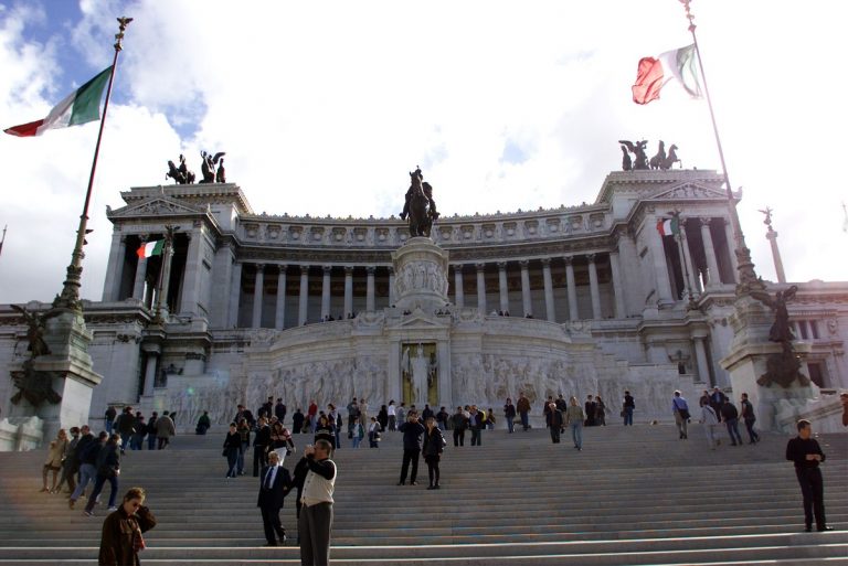 METEO ROMA – Clima primaverile sulla Capitale, ma CROLLO delle TEMPERATURE in arrivo