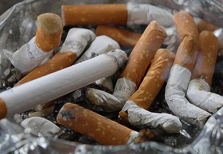 Sigarette, anche i mozziconi spenti possono causare gravi danni alla salute: i risultati di una ricerca