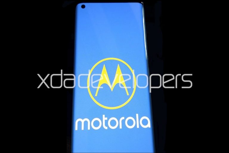 Motorola One 2020 con il 5G in due varianti e display Waterfall