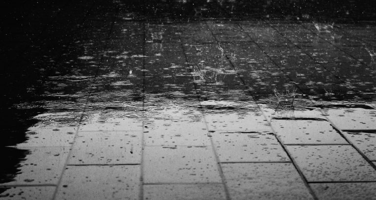 METEO ITALIA – Inizio settimana bizzarro: tra CALDO, PIOGGE e FORTI VENTI METEO ITALIA – Inizio settimana bizzarro: tra CALDO, PIOGGE e FORTI VENTI