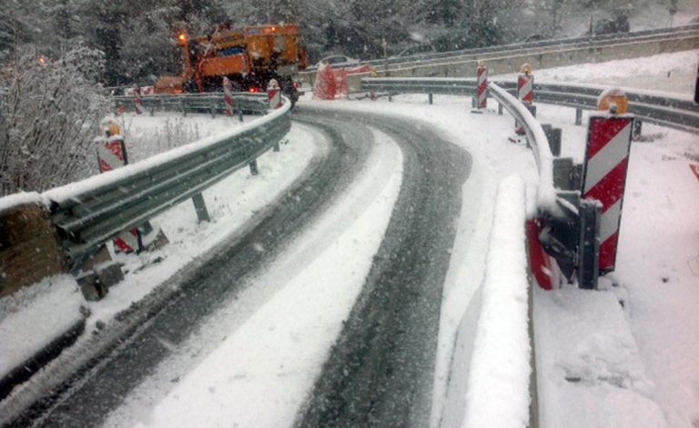 METEO – FEBBRAIO pazzo con il caldo anomalo in ITALIA anche nei prossimi giorni e la NEVE in arrivo a seguire, i dettagli