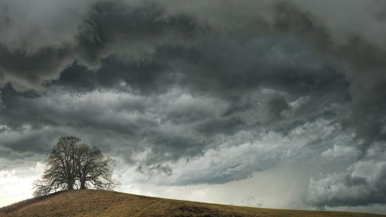 METEO ITALIA – Piogge e TEMPORALI in atto, poi nuovo SBALZO TERMICO, le PREVISIONI