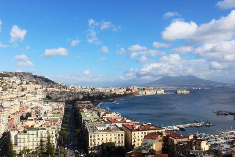 METEO NAPOLI – ALTA PRESSIONE, bel tempo con TEMPERATURE PRIMAVERILI