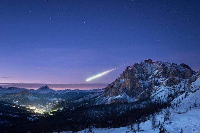 Una bolla luminosa illumina i cieli armeni come fossero fuochi d’artificio, i dettagli Una bolla luminosa illumina i cieli armeni come fossero fuochi d’artificio, i dettagli