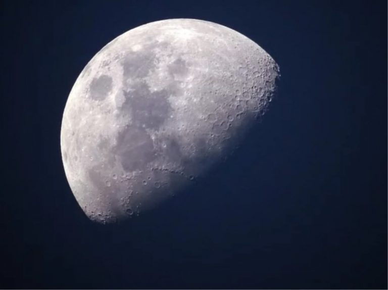Coronavirus, la NASA sospende il lavoro sul razzo New Moon. Possibile rinvio della missione per tornare sulla Luna?