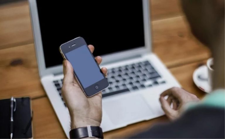 Come utilizzare la fotocamera del telefonino come webcam per il PC