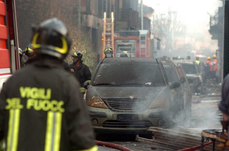 Forte esplosione, ci sono feriti gravi: Vigili del Fuoco giunti sul posto e tanta paura in provincia di Avellino. Ecco cosa è successo