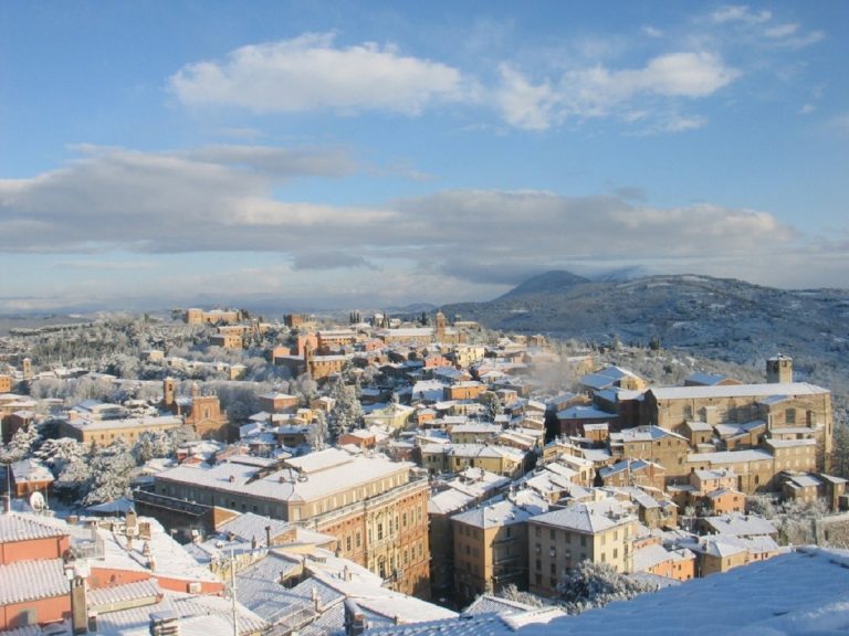 METEO: NEVE di MARZO fino in pianura, scenari invernali in queste città d’ITALIA