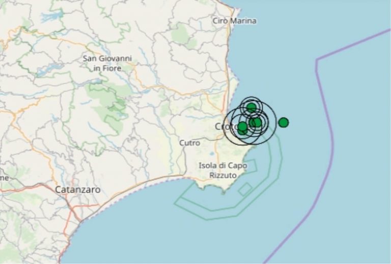 Terremoto in Calabria oggi, venerdì 3 aprile 2020: scosse tra M 2.1 e 3.8 in provincia di Crotone | Dati INGV