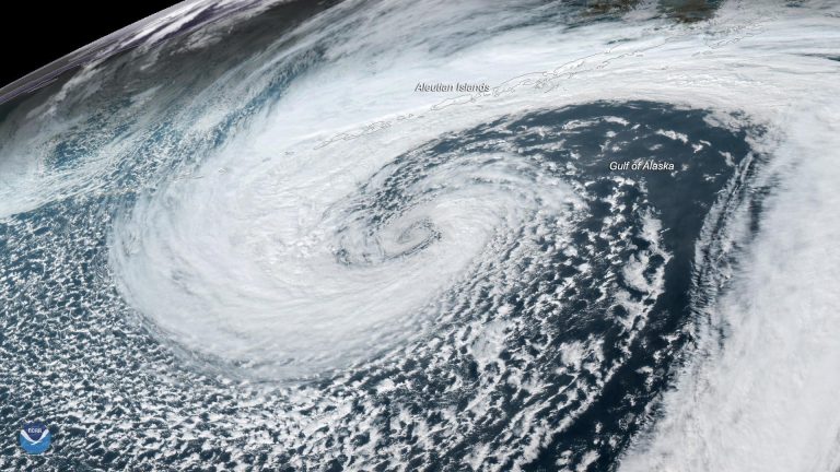 METEO – Il Ciclone Tropicale HAROLD minaccia ora con la forza di un URAGANO di CATEGORIA 3 le Isole Fiji, ecco i dettagli