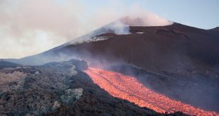 Etna, aumento repentino dell'attività