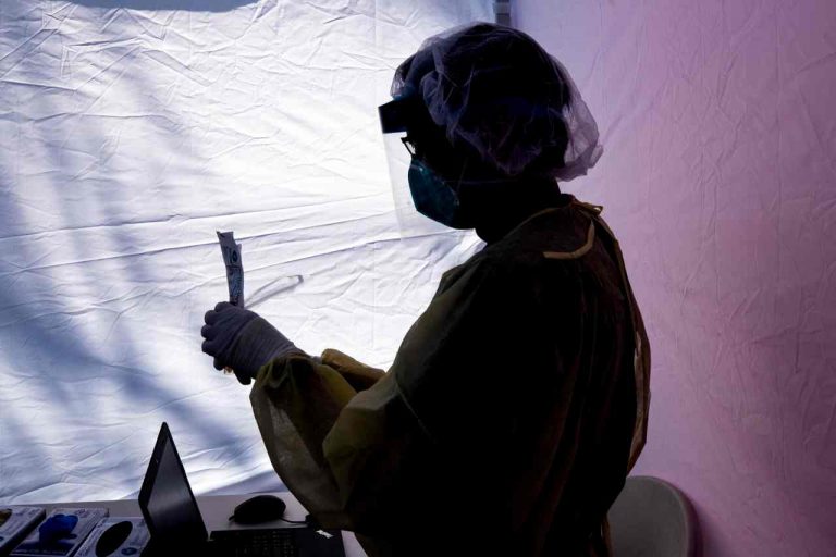 Coronavirus, importanti novità dall’ISS riguardo la curva dei contagi, ecco i dettagli Coronavirus, importanti novità dall’ISS riguardo la curva dei contagi, ecco i dettagli