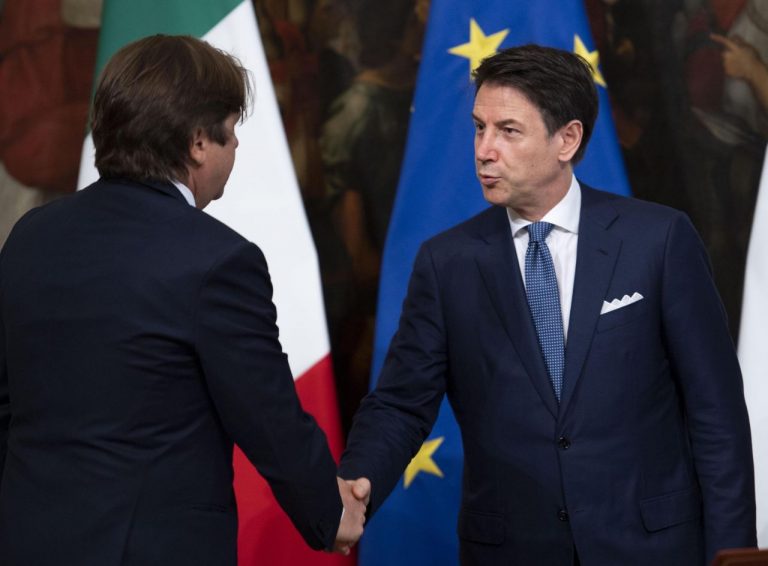 Coronavirus, Sileri: “Non credo sia necessario tenere bloccati gli spostamenti tra alcune regioni, i dettagli Coronavirus, Sileri: “Non credo sia necessario tenere bloccati gli spostamenti tra alcune regioni, i dettagli