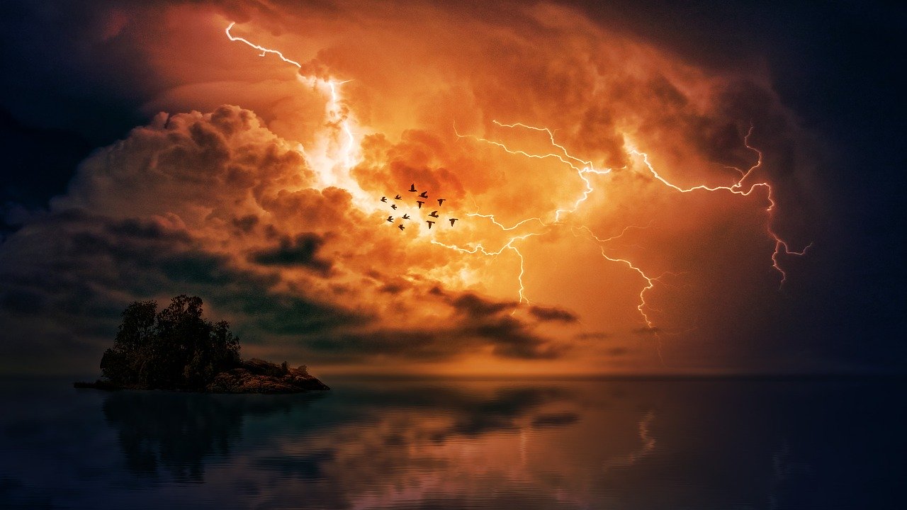 METEO ITALIA – Altro che Estate meteorologica, ORIZZONTI DI TEMPESTA minacciano tutte le REGIONI