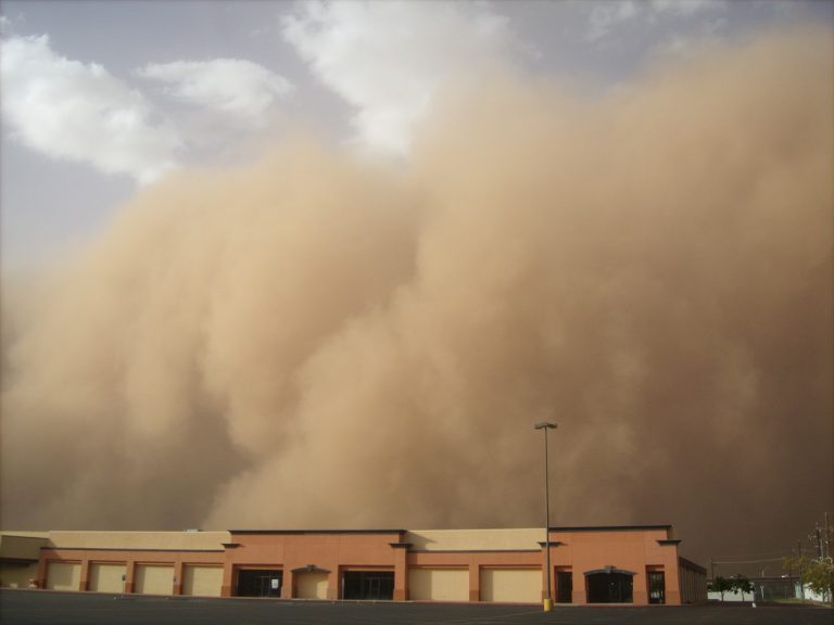 METEO – Enorme MURO di SABBIA sahariana raggiunge i Caraibi, gli esperti: “E’ l’evento più significativo degli ultimi 50 anni”