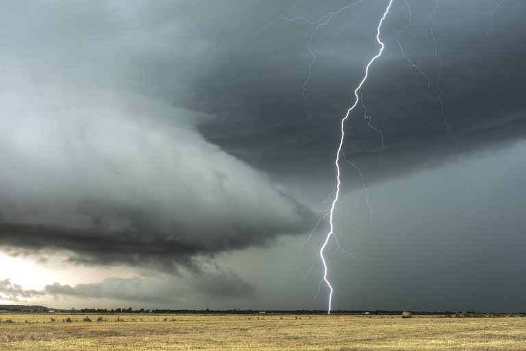 METEO – Forti TEMPORALI in formazione in ITALIA, ecco le ZONE COLPITE nelle PROSSIME ORE