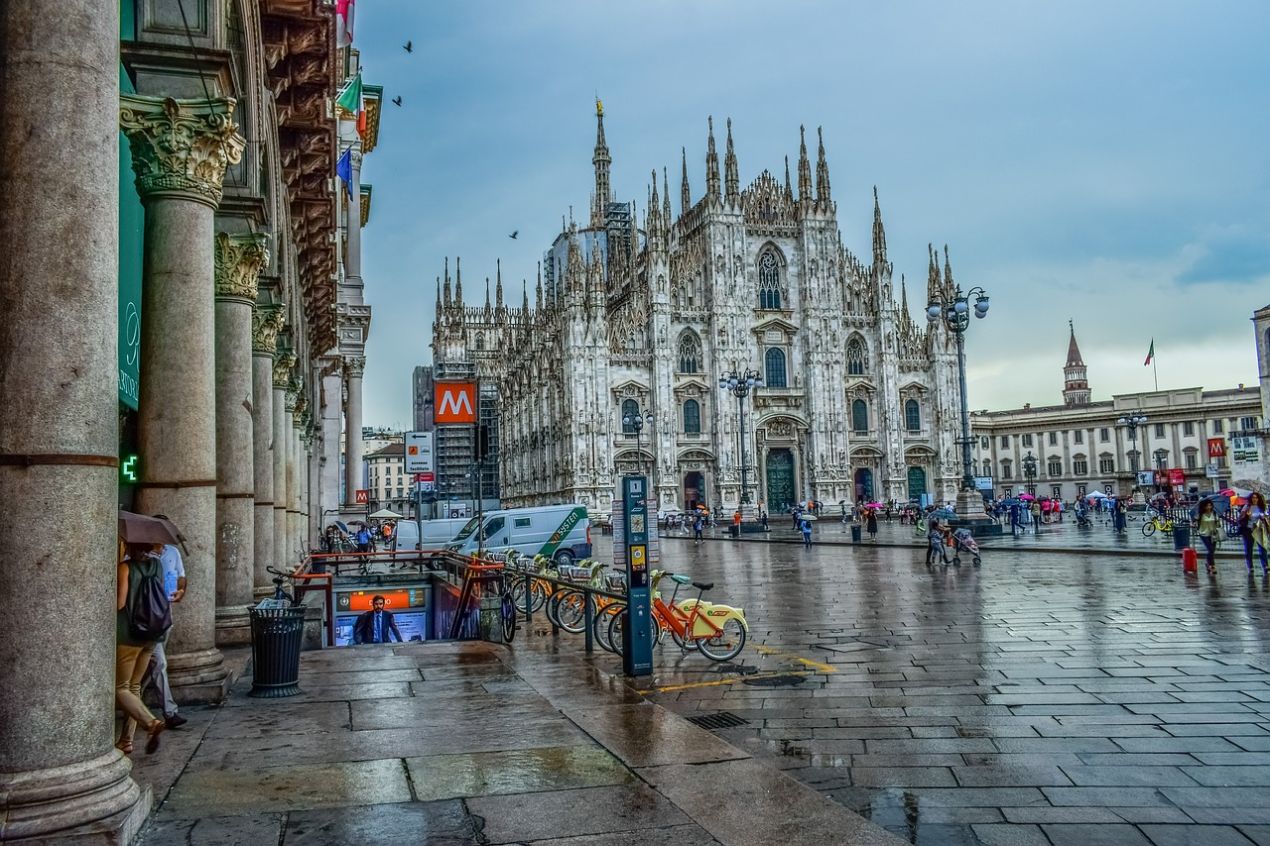 METEO MILANO - Ultime ore di sole, poi tocca di nuovo al MALTEMPO: possibili NUBIFRAGI in città