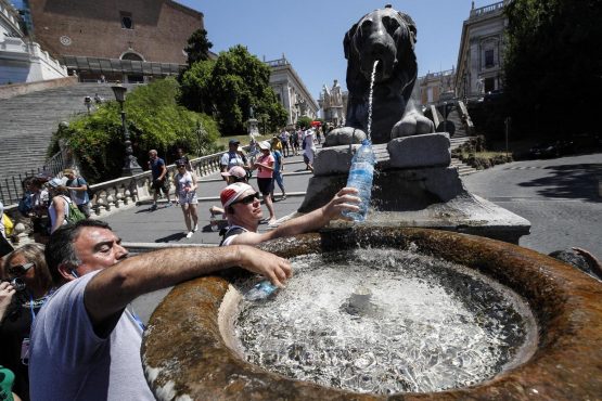 Meteo - Caldo verso il picco con afa opprimente - fonte: ANSA/GIUSEPPE LAMI