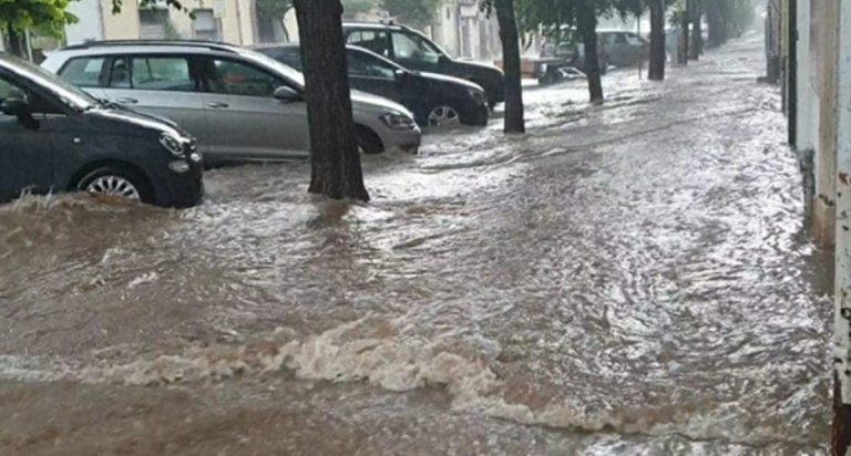 Meteo – Nubifragio ha provocato disagi ed allagamenti a Roma, problemi anche all’aeroporto di Fiumicino