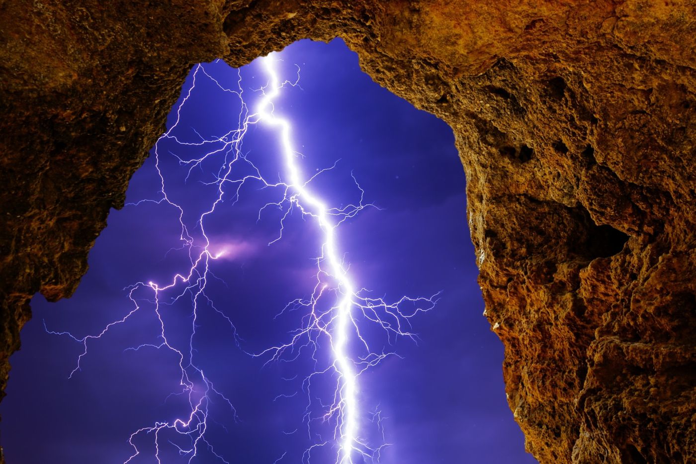 METEO ITALIA - Si apre una VIOLENTA ONDATA di MALTEMPO, arriva un CROLLO delle TEMPERATURE
