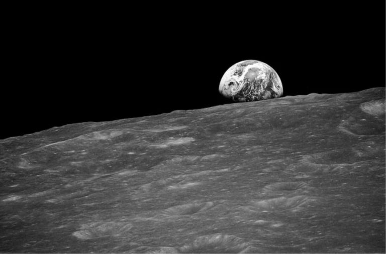 La NASA raccoglierà rocce dal suolo lunare e le metterà a disposizione dei collezionisti
