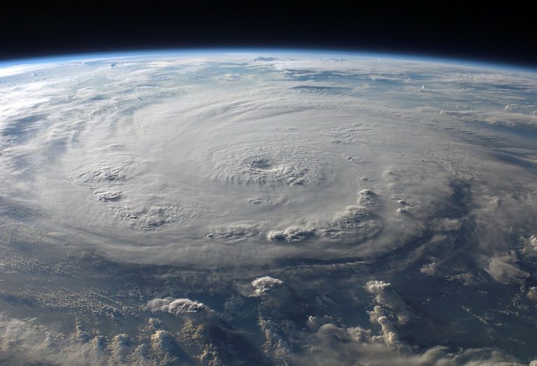 METEO – L’URAGANO UDINE si prepara a colpire la Grecia: ONDE fino a 7 METRI e RAFFICHE oltre i 150km/h, i dettagli