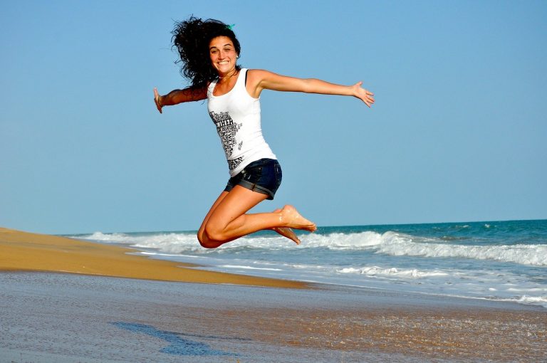 Carenza di vitamina B12? Ecco come puoi accorgertene: sintomi e segnali Carenza di vitamina B12? Ecco come puoi accorgertene: sintomi e segnali