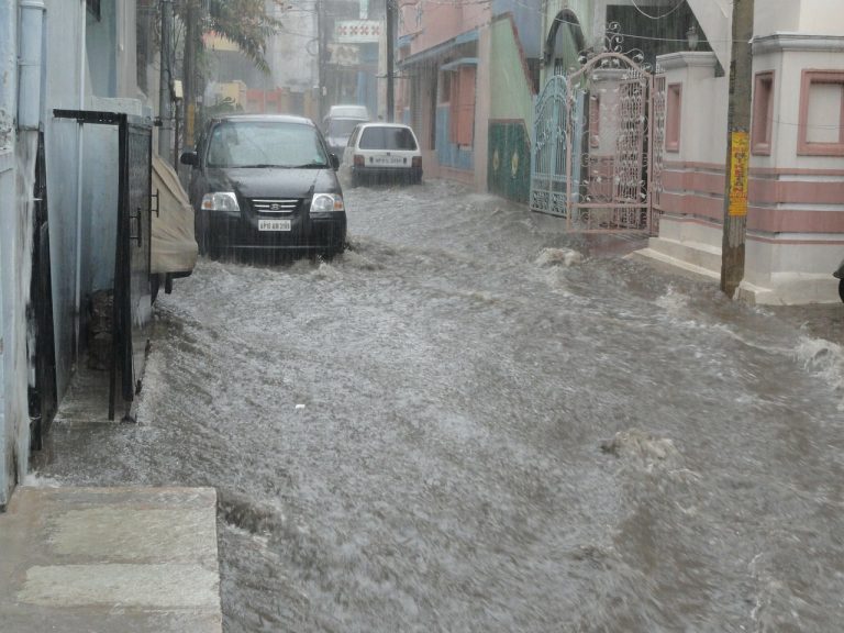 METEO – Forte MALTEMPO si abbatte sul nord Italia: ALLAGAMENTI e smottamenti nel vercellese.  Vigili del Fuoco in azione