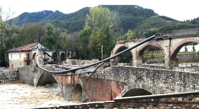 METEO – Violento MALTEMPO colpisce Frosinone e provincia: crolla un ponte, esonda un torrente e strade inagibili, ecco i dettagli METEO – Violento MALTEMPO colpisce Frosinone e provincia: crolla un ponte, esonda un torrente e strade inagibili, ecco i dettagli