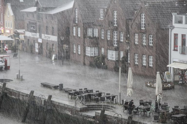 METEO – Primi segnali di CEDIMENTO dell’ALTA PRESSIONE, torna il MALTEMPO nelle PROSSIME ORE, ecco le ZONE COLPITE METEO – Primi segnali di CEDIMENTO dell’ALTA PRESSIONE, torna il MALTEMPO nelle PROSSIME ORE, ecco le ZONE COLPITE