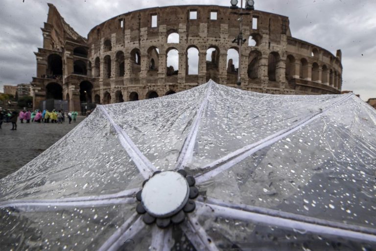 METEO ROMA – Passaggio PERTURBATO in arrivo sulla Capitale, ecco le previsioni METEO ROMA – Passaggio PERTURBATO in arrivo sulla Capitale, ecco le previsioni