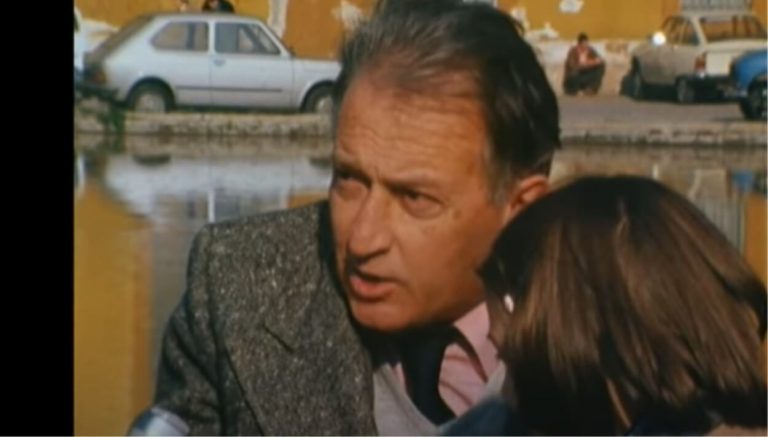 Gianni Rodari, ecco chi era e perché oggi 23 ottobre Google gli ha dedicato un Doodle Gianni Rodari, ecco chi era e perché oggi 23 ottobre Google gli ha dedicato un Doodle